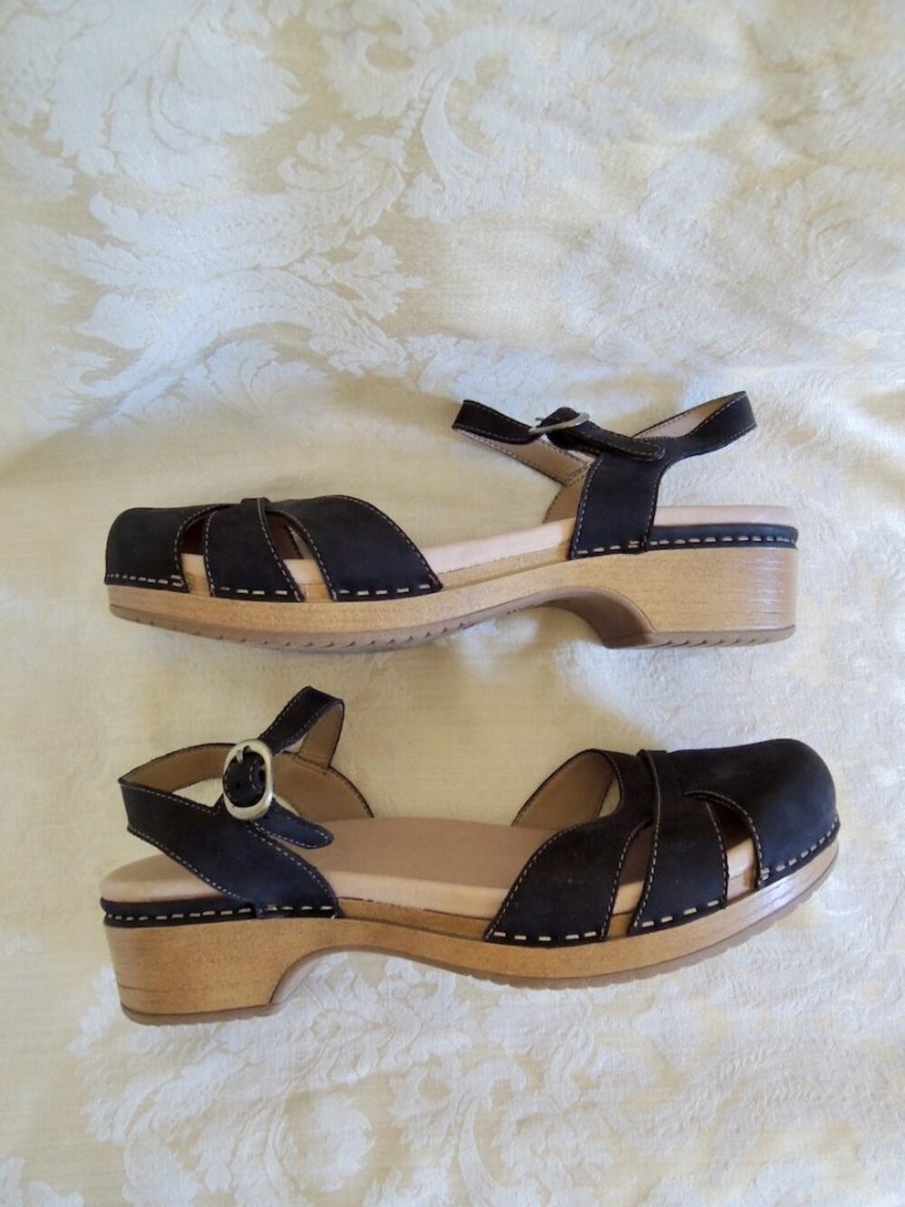 Dansko Betsey Black Milled Nubuck Leather Closed Toe Mary Jane 42/11.5-12